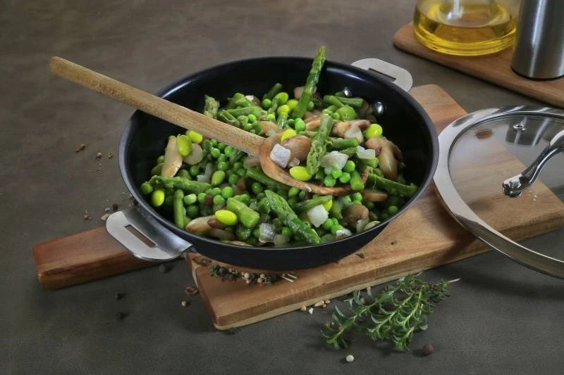 Poêlée gourmande aux asperges et fèves de soja