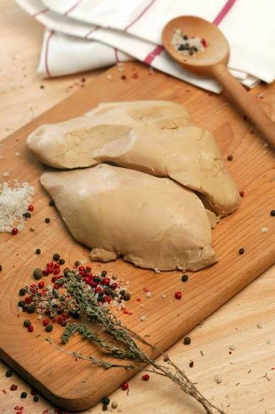 Lobe de foie gras déveiné en plaque