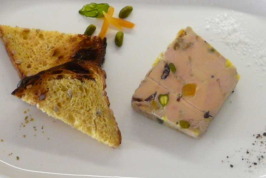 Foie gras aux fruits secs façon nougat